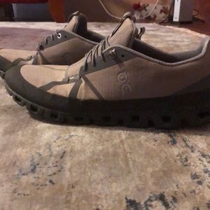 On Cloud men’s size M12.5